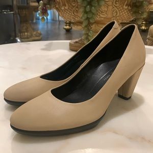 Ecco Shape 55 Plateau Leather Pumps  Size 37/US 7 Heel Height 3”